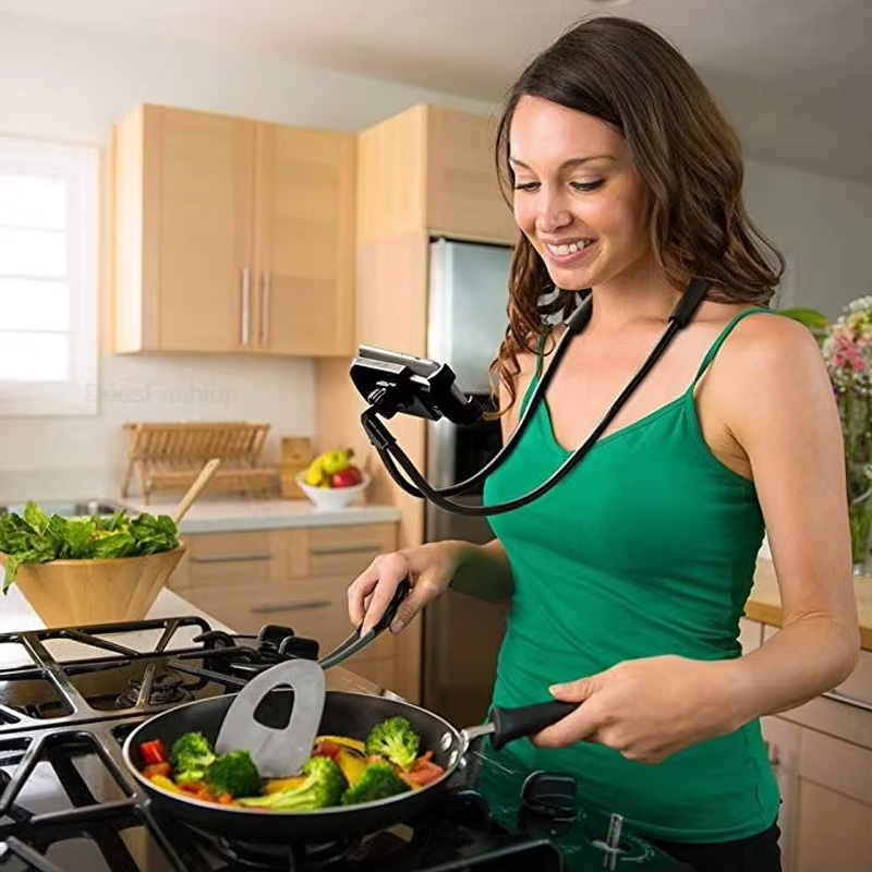 유연한 휴대폰 홀더 목걸이형 거치대 침대용 360도 회 - Neck Hanging Phone Holder 리뷰 및 가격